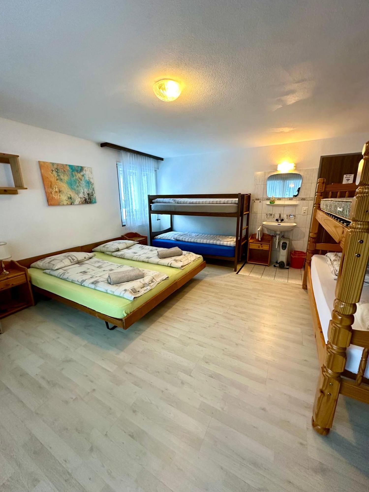 Saas-Balen Holiday House Laerchenheim מראה חיצוני תמונה