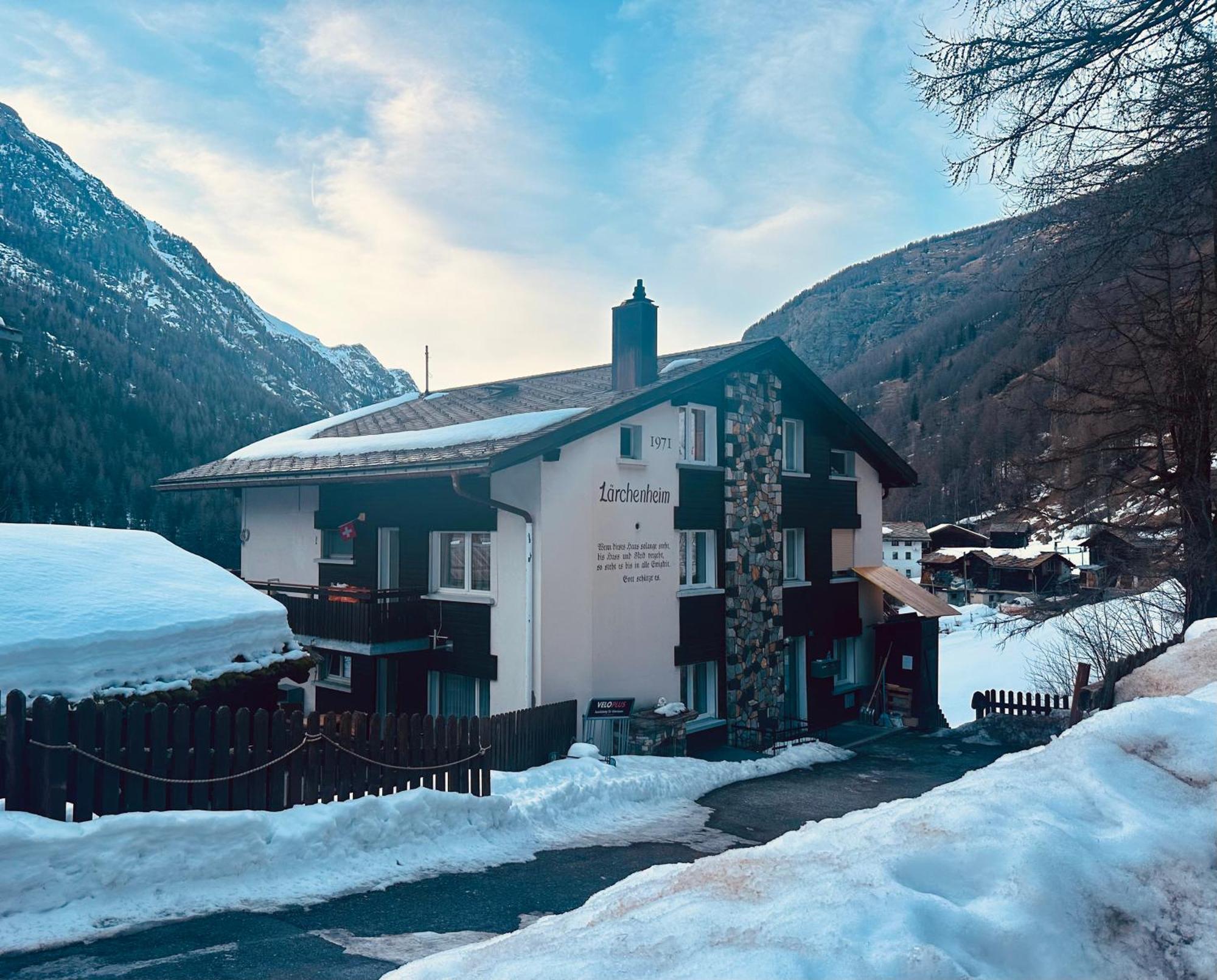 Saas-Balen Holiday House Laerchenheim מראה חיצוני תמונה