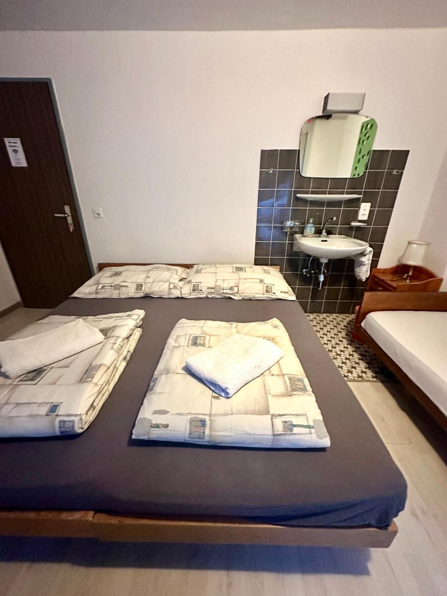 Saas-Balen Holiday House Laerchenheim מראה חיצוני תמונה