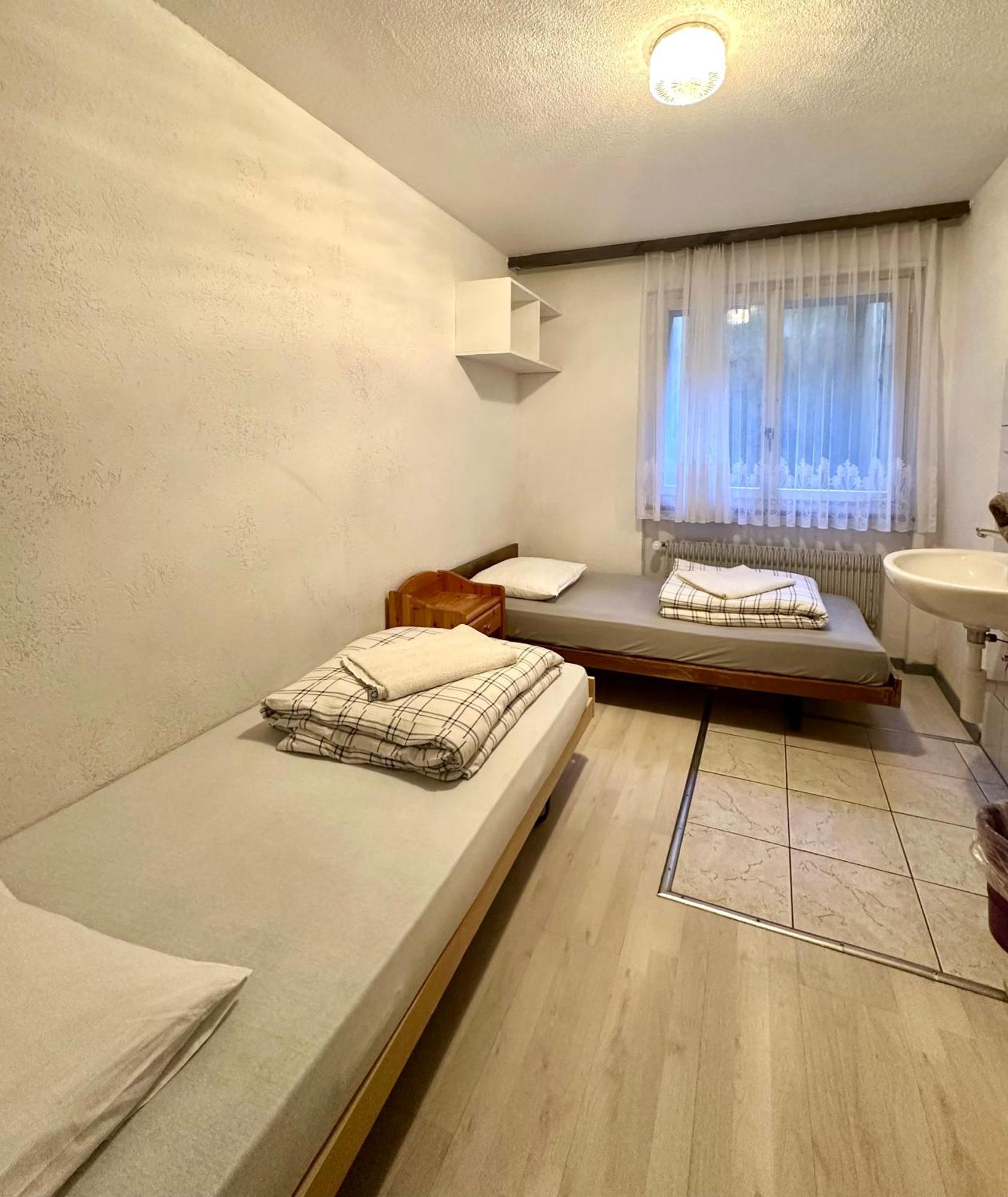 Saas-Balen Holiday House Laerchenheim מראה חיצוני תמונה