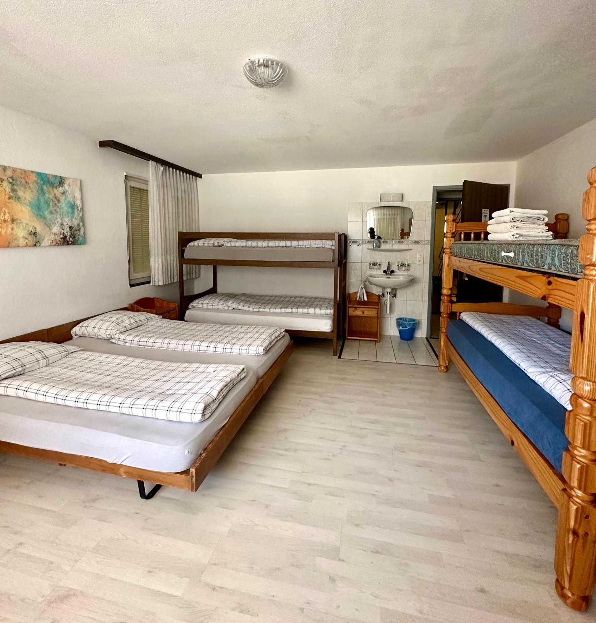 Saas-Balen Holiday House Laerchenheim מראה חיצוני תמונה